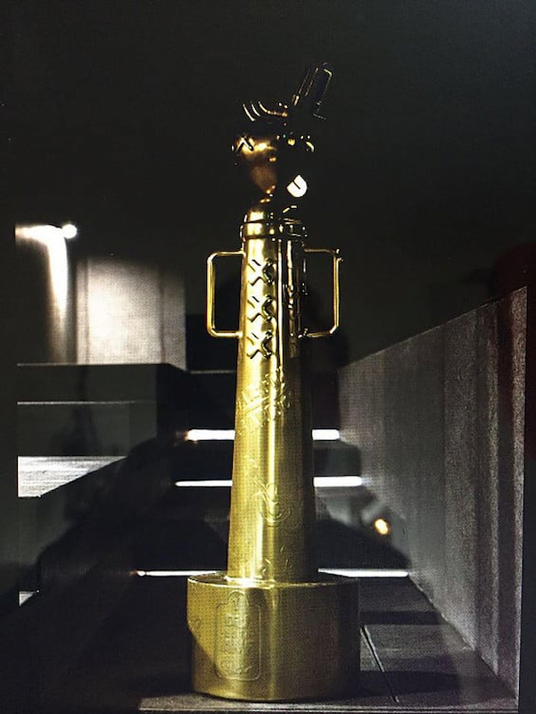 Złota farba do pomników i nie tylko