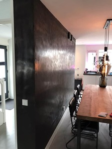 aquafill-blauwstaal-manganese-with-black-patina-wall-2-768x1024.jpeg